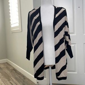 The Limited buttonless cream and back wrap